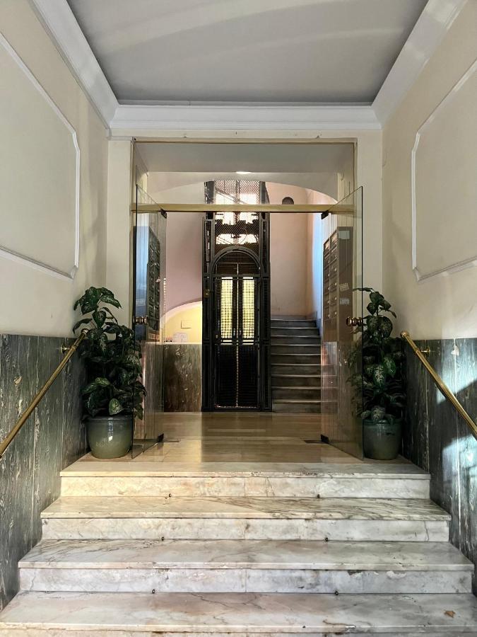 Отель Domus Aeterna - Re Di Roma Экстерьер фото